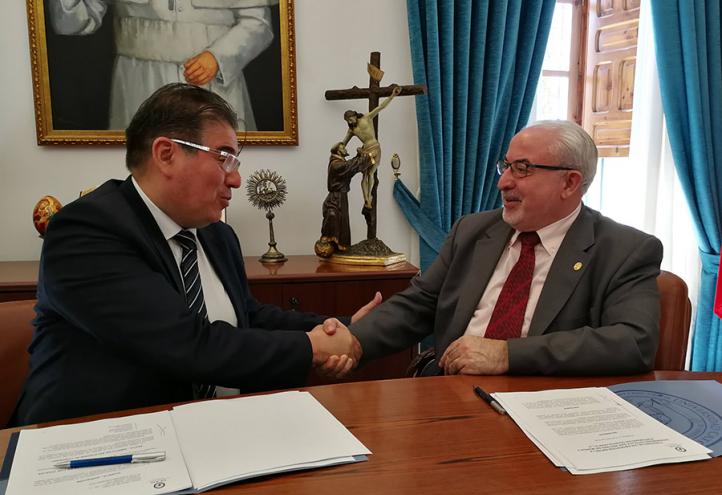 La UCAM refuerza su alianza con ‘Postgrado en Odontología’ para impartir cursos a nivel nacional e internacional