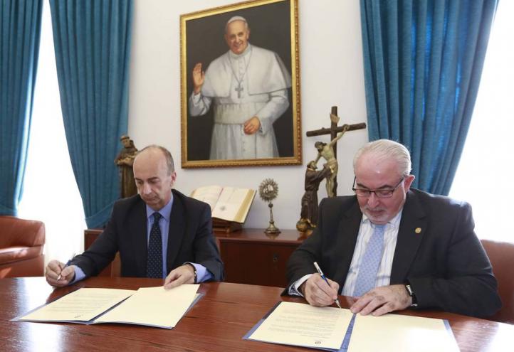 La UCAM y FARMAFORUM se unen para ofrecer una formación más cualificada en la industria farmacéutica 