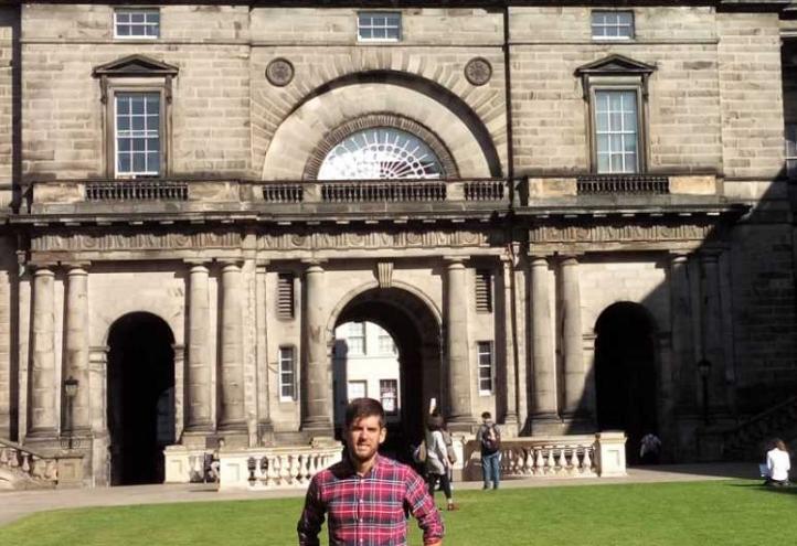Un graduado en Teleco por la UCAM, premio extraordinario por la Edinburgh Napier University de Escocia