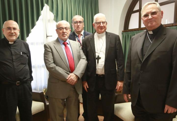 Visita la UCAM el arzobispo de Santiago de Cuba, país en el que la Universidad desarrolla labor social y formativa