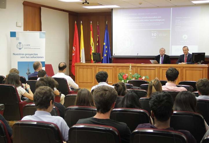 La UCAM imparte un curso para combatir la delincuencia cibernética