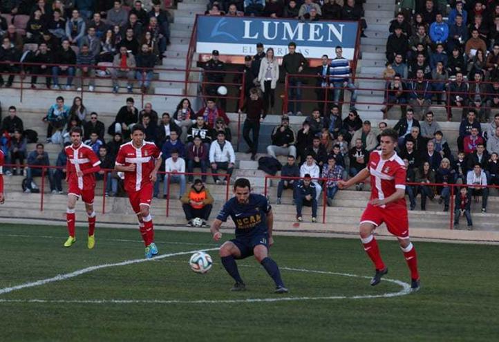 El UCAM Murcia CF se impone en el derbi