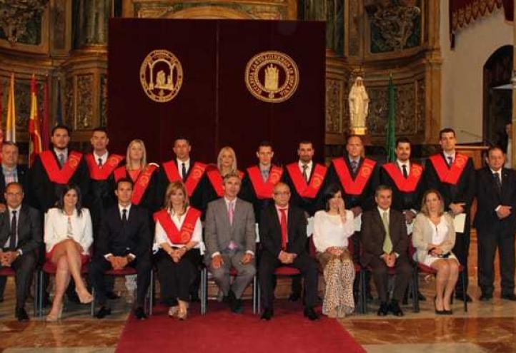 Los alumnos de Criminología de la UCAM reciben sus becas y diplomas