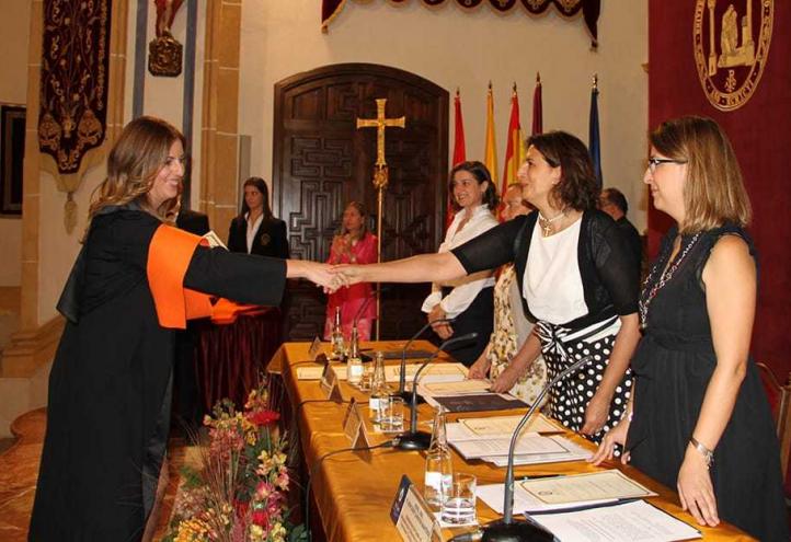 La secretaria de Estado de Turismo, madrina de los nuevos graduados en ADE y Turismo