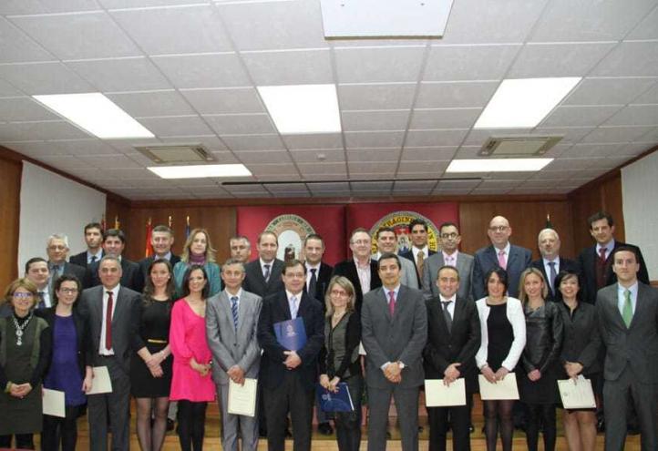 La UCAM entrega los diplomas a su primera promoción de especialistas en Industrias Cárnicas