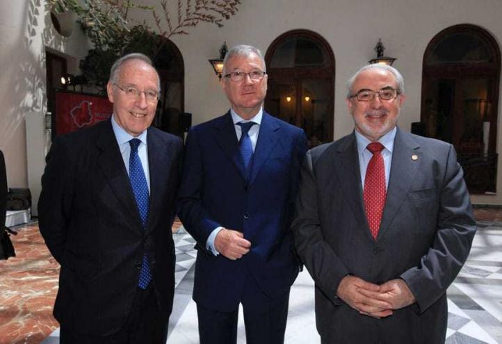 El presidente de la UCAM acompaña a Manuel Pizarro en el Foro Nueva Murcia