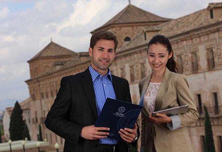 La UCAM permite estudiar Administración y Dirección de Empresas en inglés