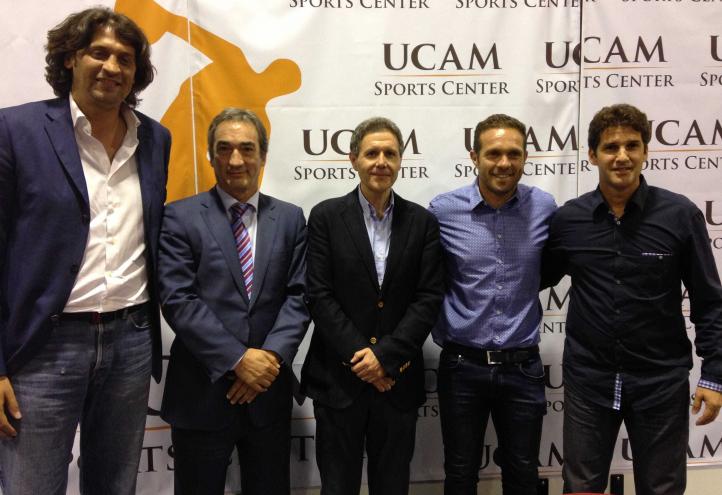 Javier Lozano: &quot;El entrenador elige al capitán pero el equipo elige al líder&quot;