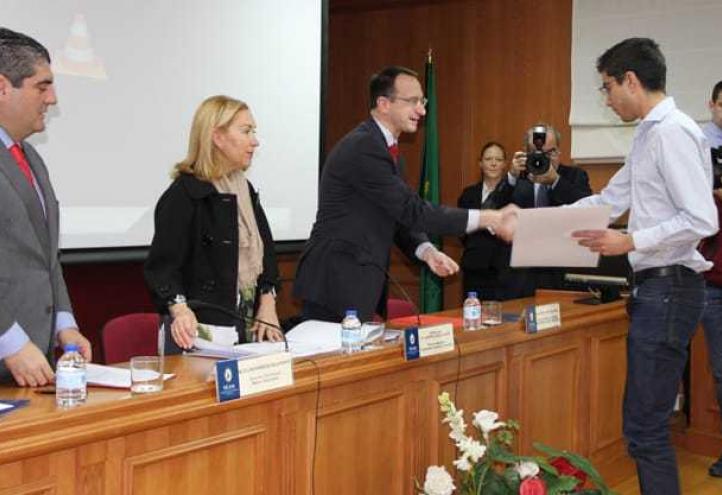 Medio centenar de antiguos alumnos de la UCAM realizan prácticas con las Becas Santander