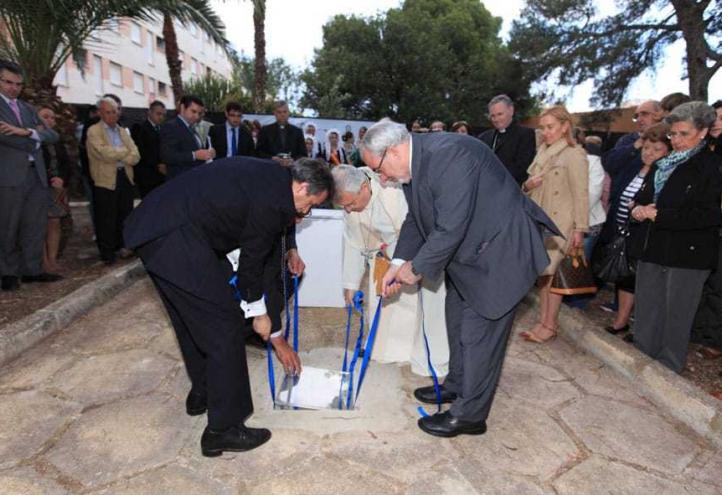 La UCAM y el ayuntamiento de San Juan de Alicante ponen la primera piedra de la futura Universidad Católica de Alicante