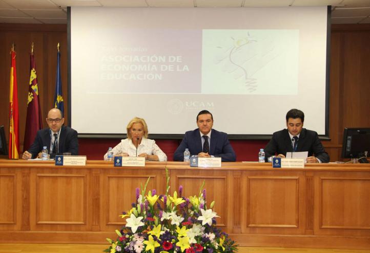 Cien investigadores de más de 60 universidades españolas y extranjeras debaten en la UCAM sobre la Economía de la Educación