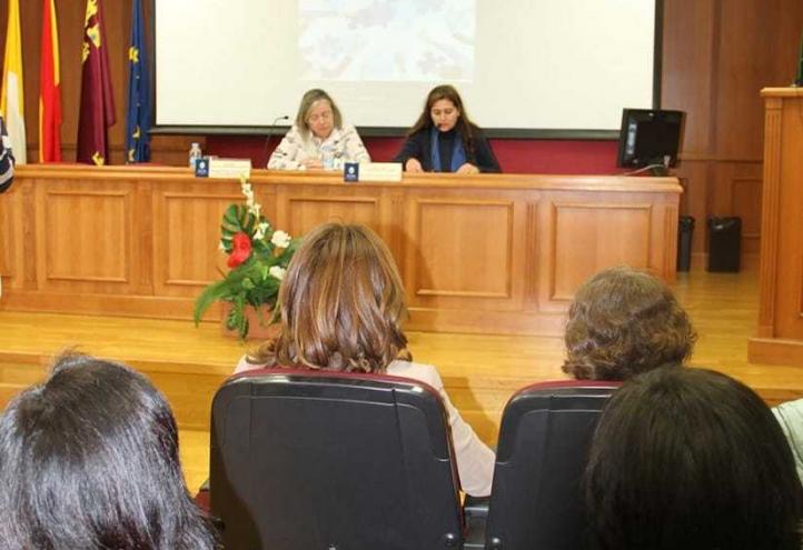 “En una era de convergencia entre papel y digital, los libros en serie acercan la lectura a los jóvenes”