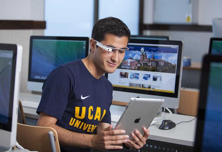 Un estudiante de Informática de la UCAM desarrolla un sistema de domótica para personas con Alzheimer