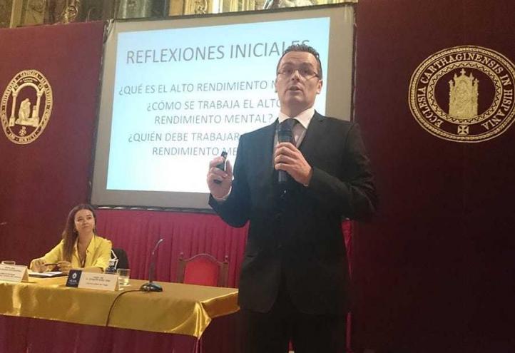 &quot;El deportista que no recurre a la psicología es porque no sabe lo que podemos hacer por él&quot;