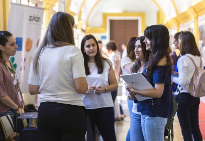 Empresas de la Región buscan talento en la feria de empleo de la UCAM