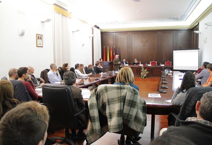 Más de 40 representantes del tejido empresarial participan en unas jornadas sobre investigación