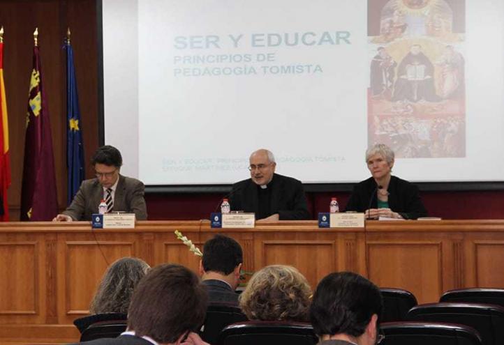 Debate sobre la educación a través del pensamiento de Santo Tomás de Aquino