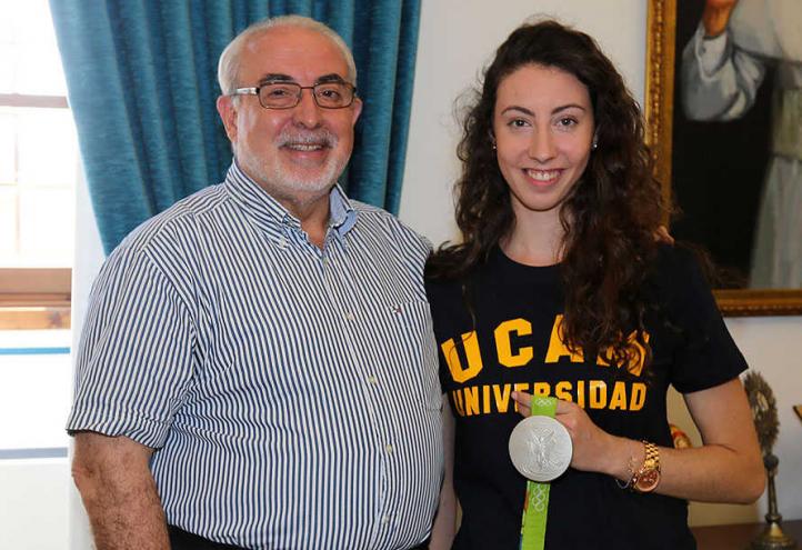 Artemi Gavezou, plata en Río 16 y estudiante del Grado en ADE, realiza sus primeros exámenes del curso