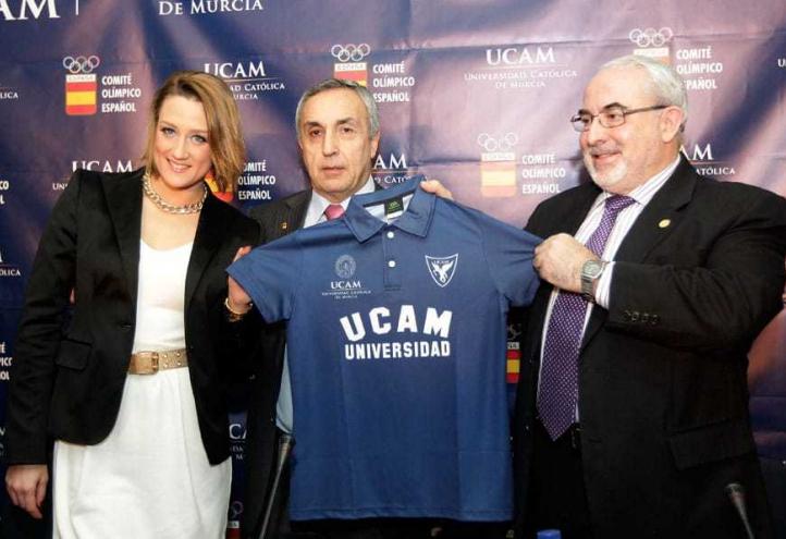 La nadadora Mireia Belmonte ficha por la UCAM Universidad Católica de Murcia