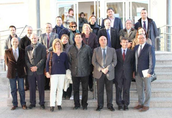 La UCAM acoge una mesa redonda sobre la crisis por parte de los Servicios de Salud