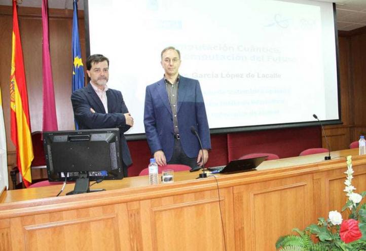 La UCAM debate sobre Computación Cuántica