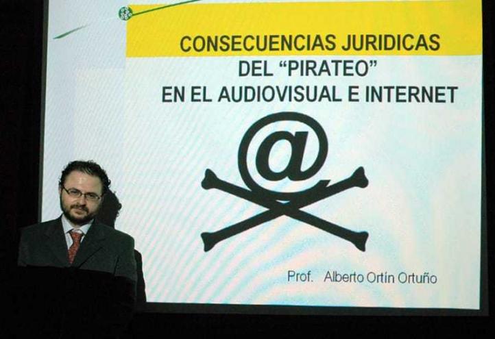 La UCAM debate sobre las consecuencias jurídicas del pirateo