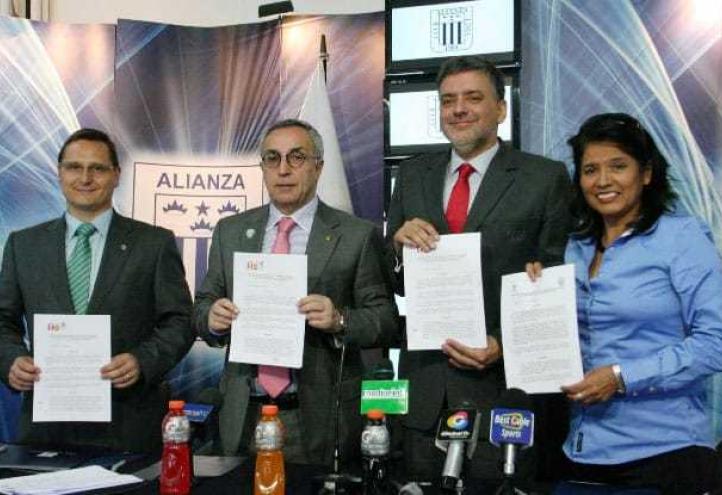 La UCAM firma un convenio con el Club Alianza Lima de Perú
