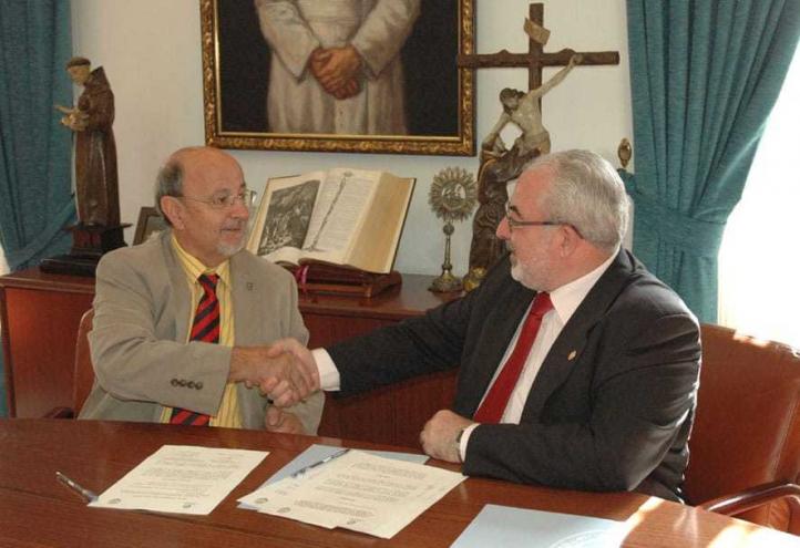 La UCAM firma un convenio con el Colegio Oficial de Licenciados y Doctores en Filosofía y Letras y en Ciencias de Alicante