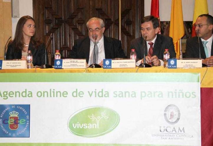 La UCAM firma un convenio de colaboración con la empresa nutricional VIVSAN