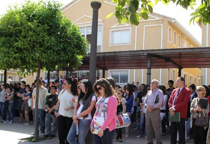 Minuto de silencio por las víctimas del terremoto de Lorca