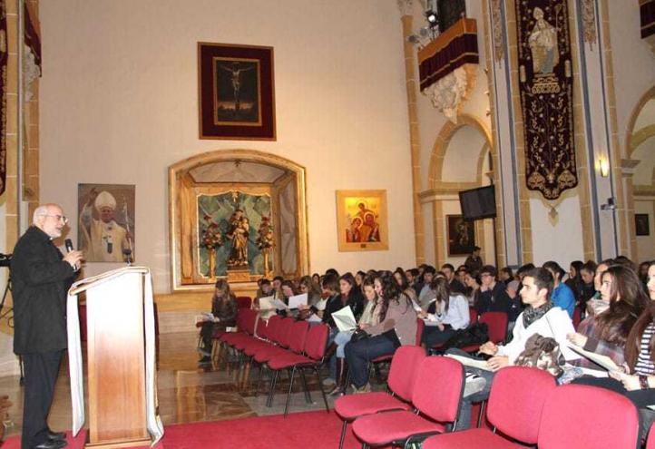 La UCAM presenta el seminario ‘Crédito solidario’
