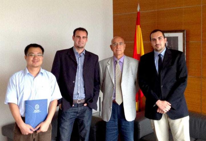 La UCAM se reúne con el embajador de España en Singapur