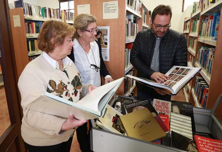 La biblioteca amplía su colección de libros relacionados con la publicidad y el diseño gráfico