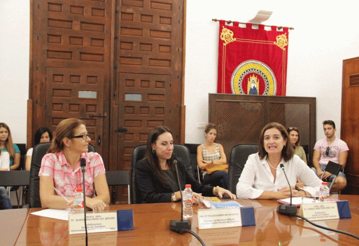 Yolanda Perdomo: &quot;El turismo está en continuo crecimiento a pesar de la crisis económica&quot;