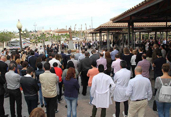 Minuto de silencio por las víctimas del terremoto de Ecuador