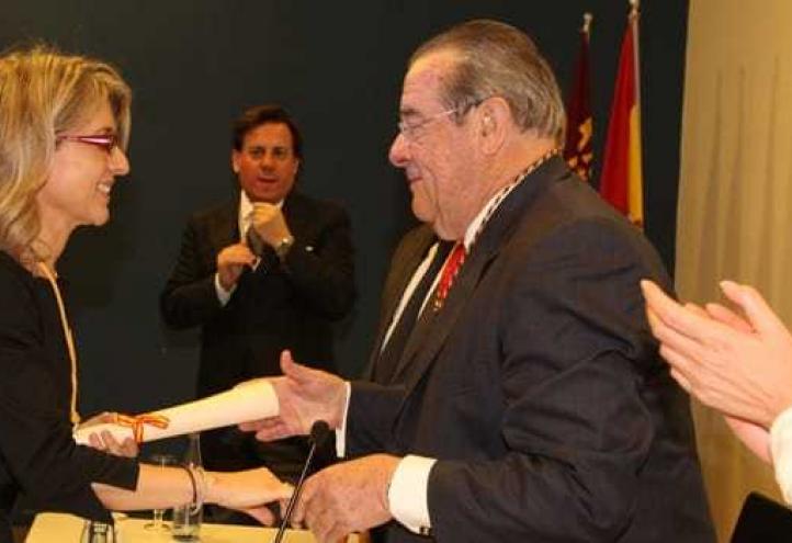 La Real Academia de Medicina y Cirugía amplía sus miembros con la incorporación de Estrella Núñez