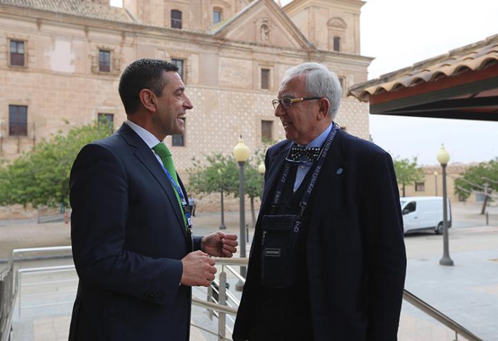 El líder mundial en implantología, Adriano Piattelli, colabora con la Cátedra Internacional de Odontología de la UCAM