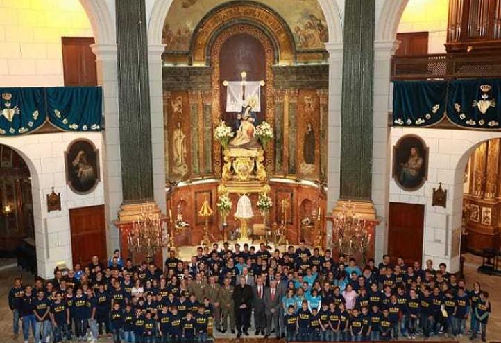 Más de 350 deportistas cartageneros de la UCAM, en la ofrenda floral a La Caridad