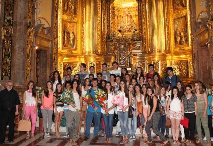 Los estudiantes de Medicina visitan a la Patrona de Murcia