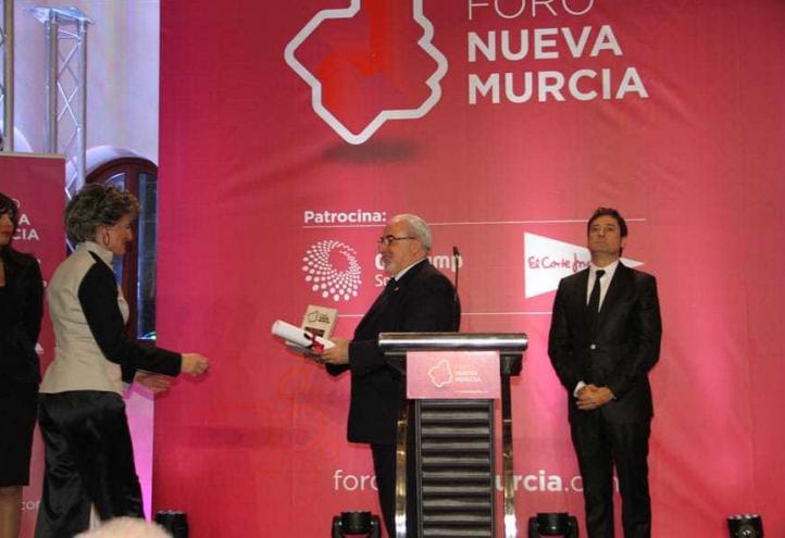 La UCAM reconoce la labor de Red Madre