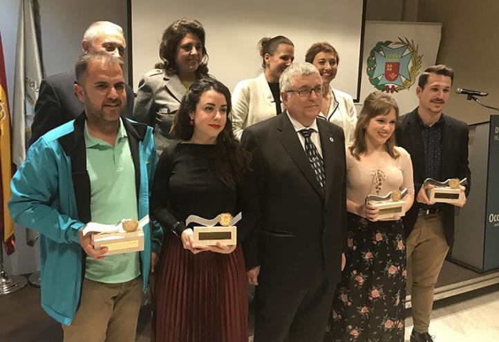 El Colegio Oficial de Enfermería premia a egresados y profesores de la UCAM