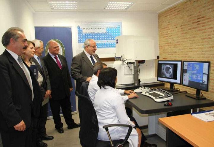 Microscopio Electrónico de Barrido para el estudio del Santo Sudario de Oviedo