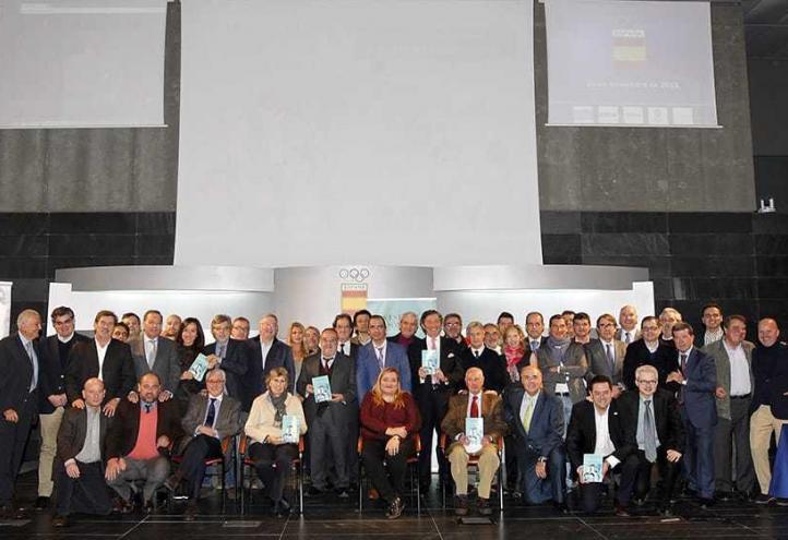 La UCAM colabora con el libro ‘Las Estrellas son Así’