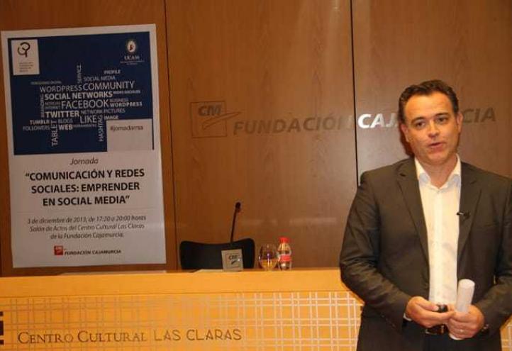 La UCAM y el Colegio de Periodistas presentan el Título de Experto en Redes Sociales