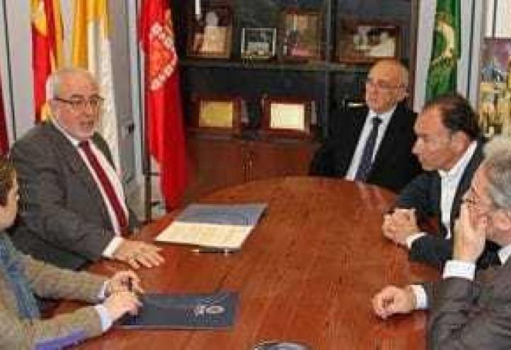 La Universidad becará a los alumnos de la Escuela de Tauromaquia para que estudien 