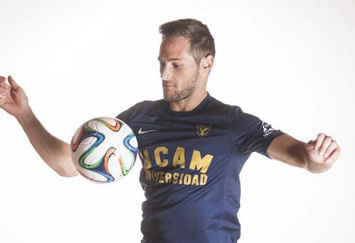 EL UCAM Murcia CF renueva a Titi