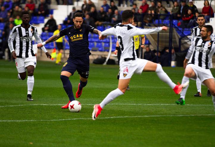 El UCAM Murcia CF empata con el Real Balompédica Linense (1-1)