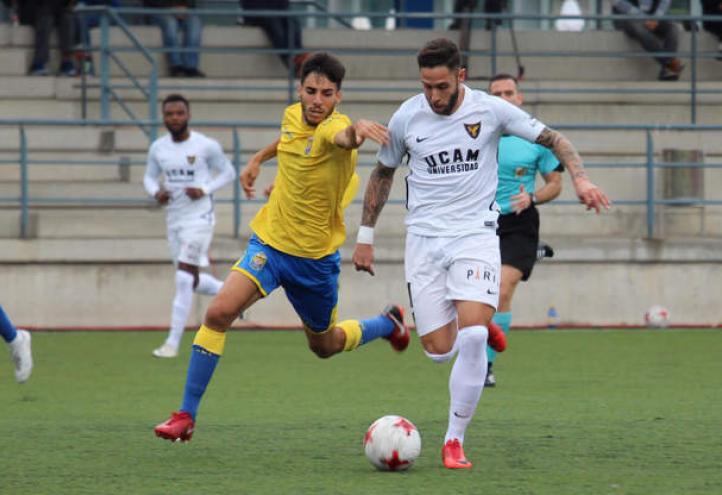 Las Palmas Atlético pone fin a la racha del UCAM Murcia CF (2-0)