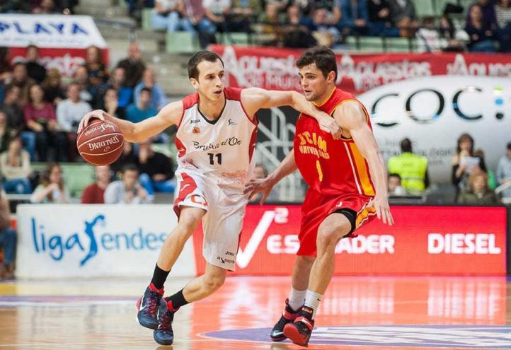 El UCAM Murcia CB sigue intratable en el Palacio