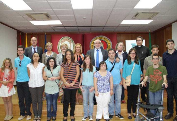 Un grupo de jóvenes con discapacidad intelectual inician sus estudios en la UCAM